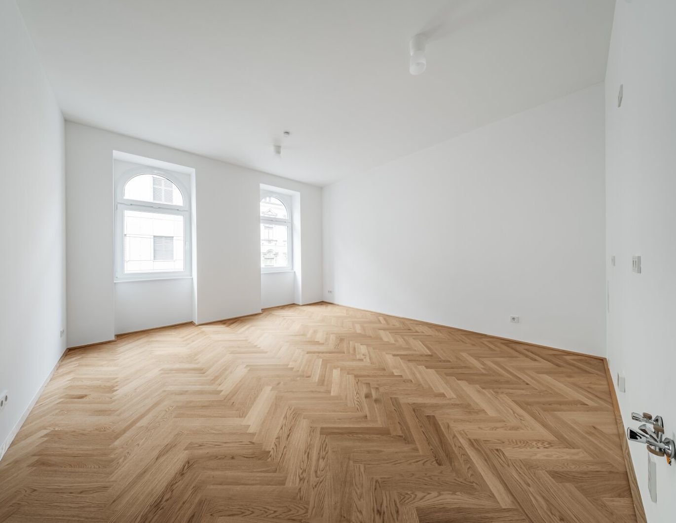 STILVOLLER ERSTBEZUG mit sehr gutem Grundriss nächst Thaliastraße!