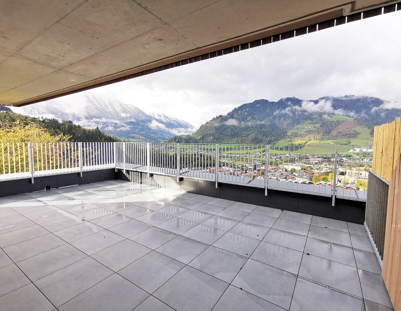 3-Zimmer-Wohnung mit großer Terrasse und schönem Ausblick