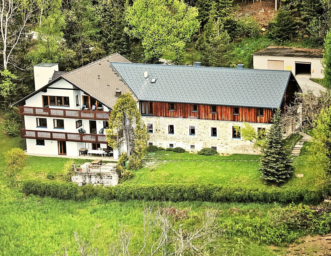 Ein Ort der Ruhe und Möglichkeiten - Vielseitige Liegenschaft in Traumlage