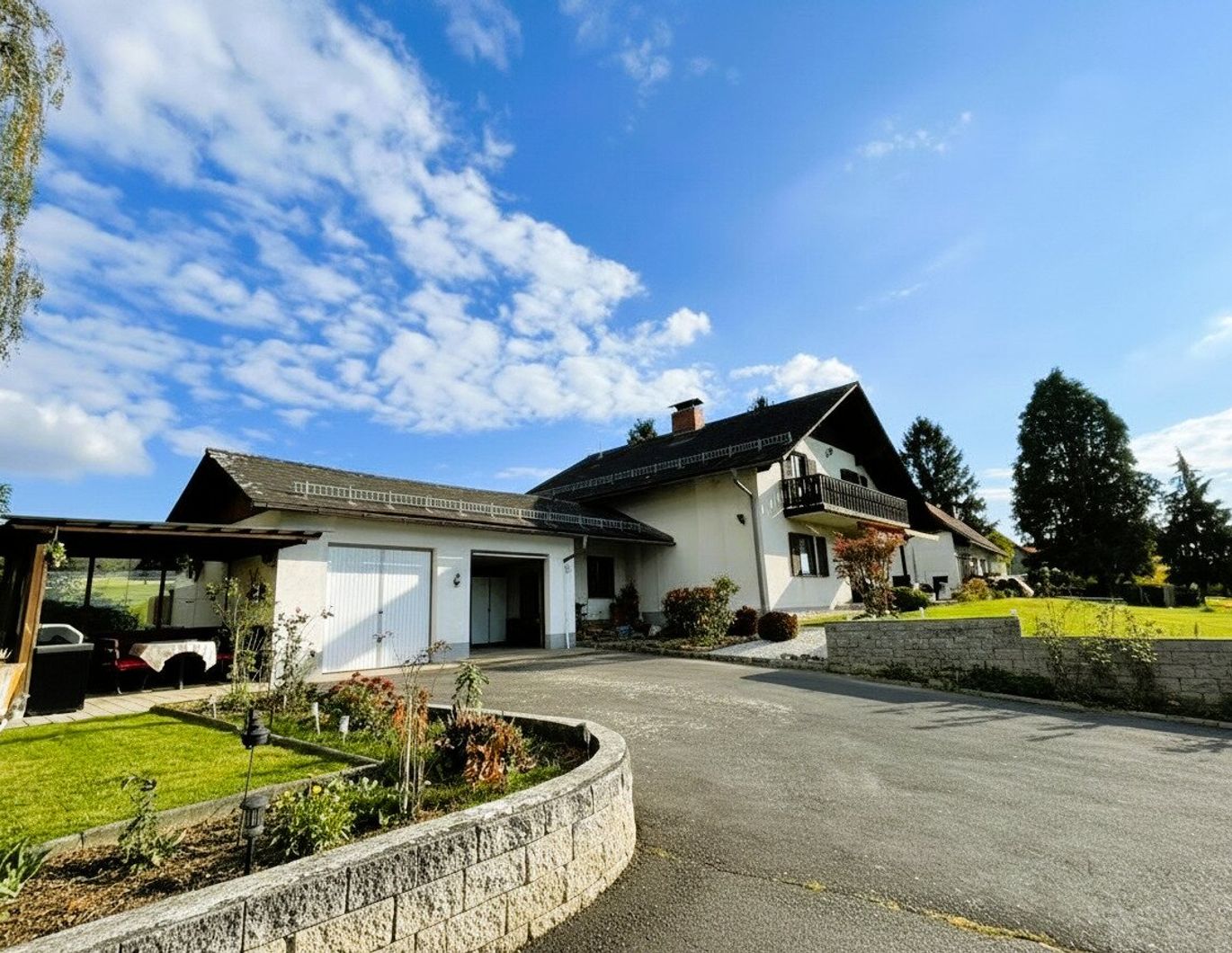 Großzügige Traumliegenschaft mit über 2.200 m² Grund - Wohnoase für die ganze Familie in der Südoststeiermark!