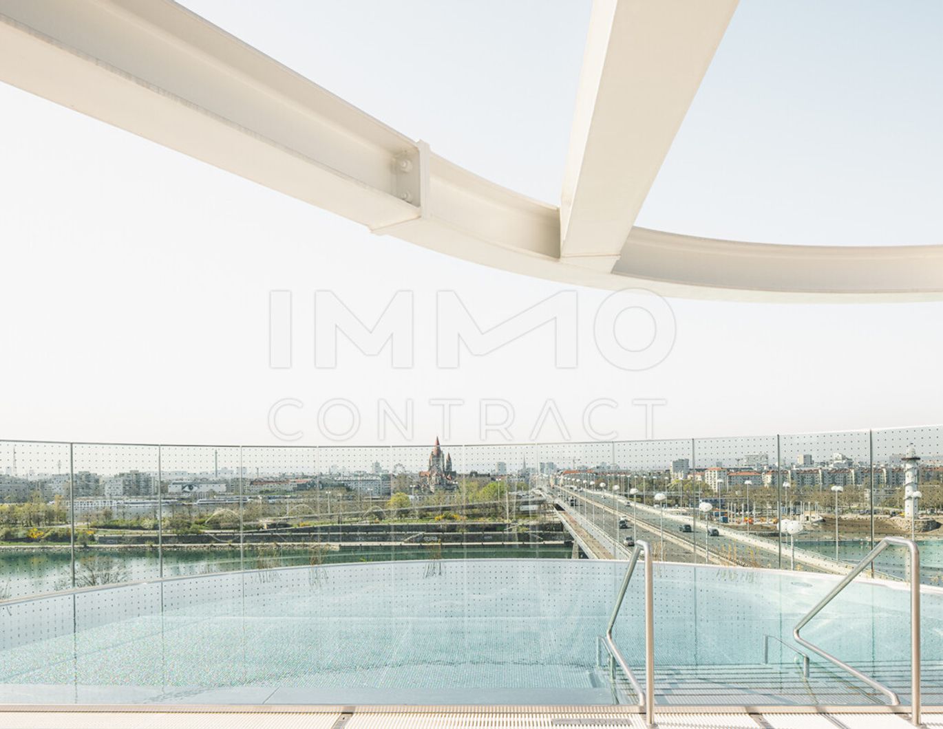 ERSTBEZUG: Hochwertige 2-Zimmer-Wohnung im 13. Stock mit Blick Richtung Kahlenberg!