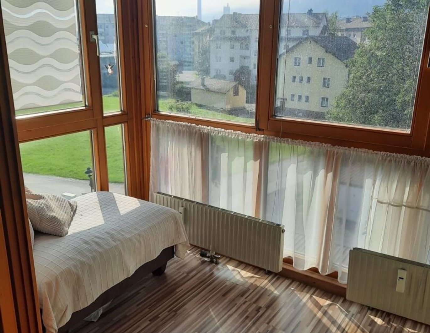 4 Zimmer Eigentumswohnung (ca. 113 m²) mit Wintergarten und Carport