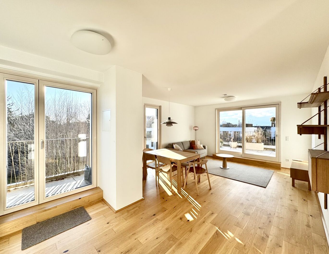 TRAUMHAFTER DACHGARTEN in RUHELAGE! Geschmackvoll möbliert I klimatisiert I 3 Terrassen I Garage uvm.!