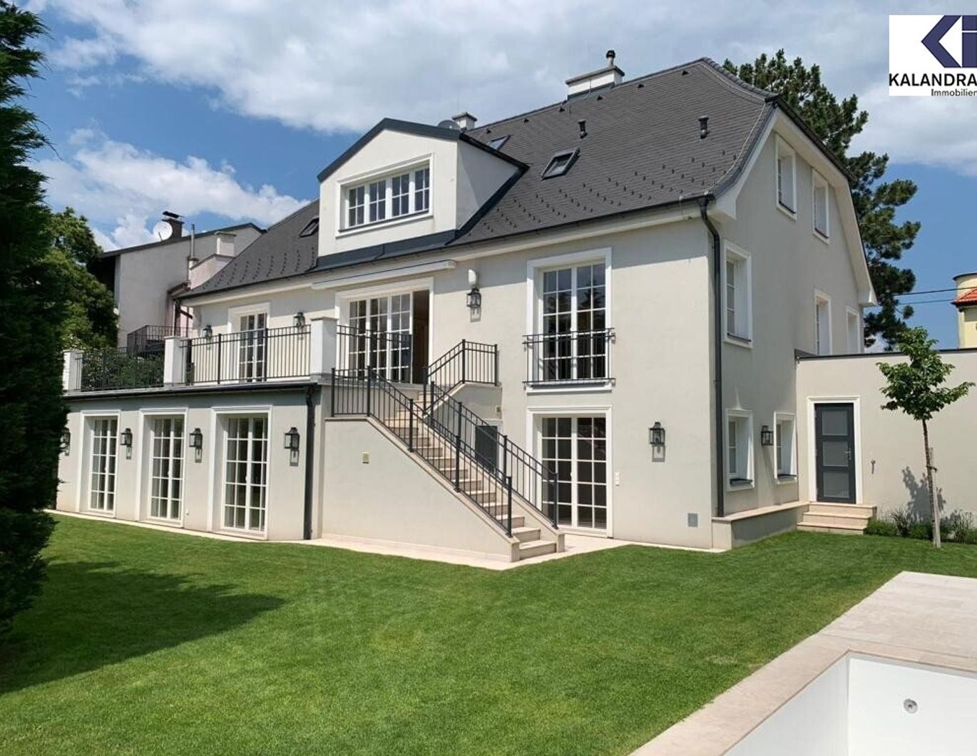 360° TOUR // LUXUS-VILLA MIT GARTEN & POOL // LUXURY VILLA with GARDEN & POOL