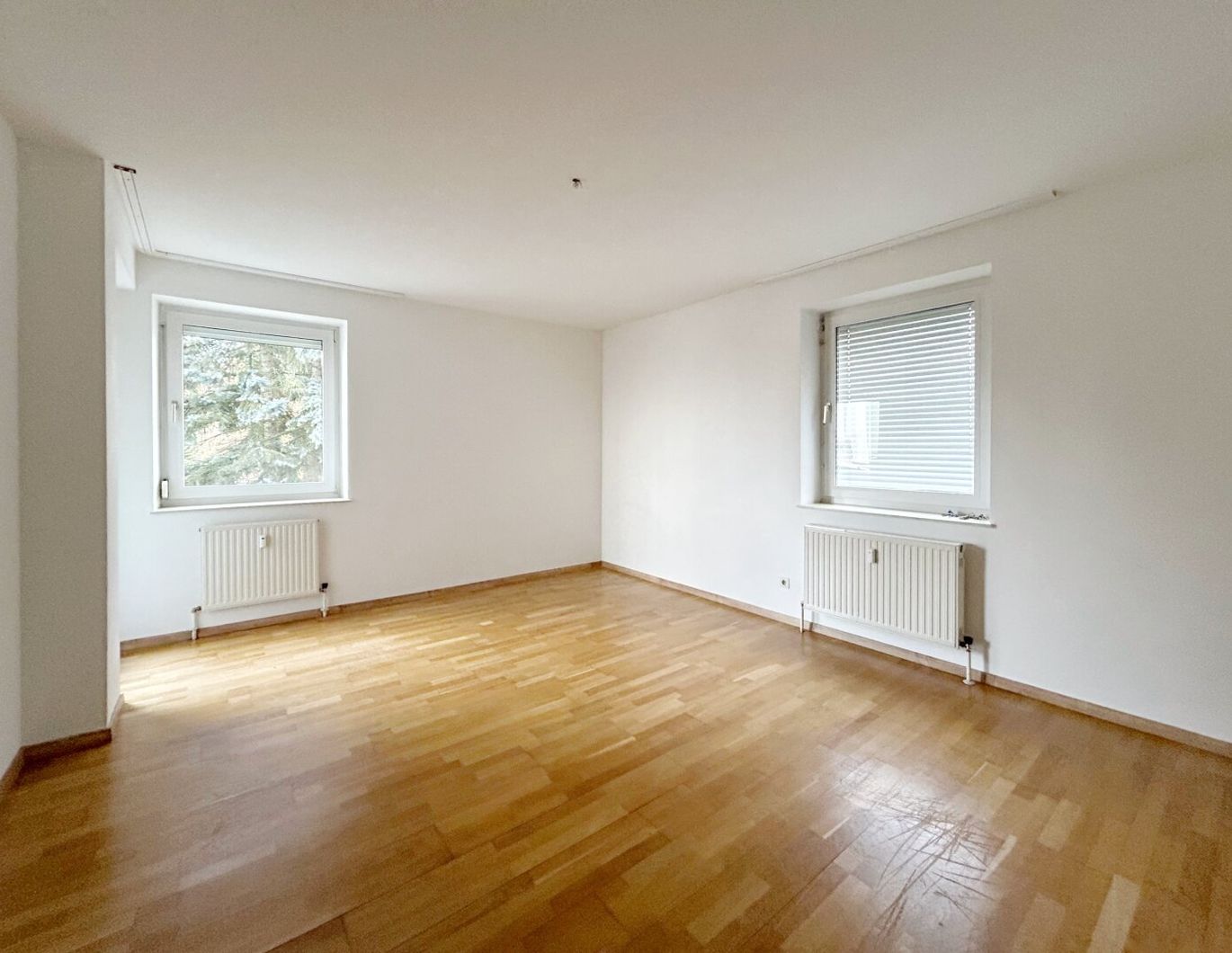 3 ZIMMER WOHNUNG IN SCHWERTBERG MIT PARKPLATZ UND BALKON