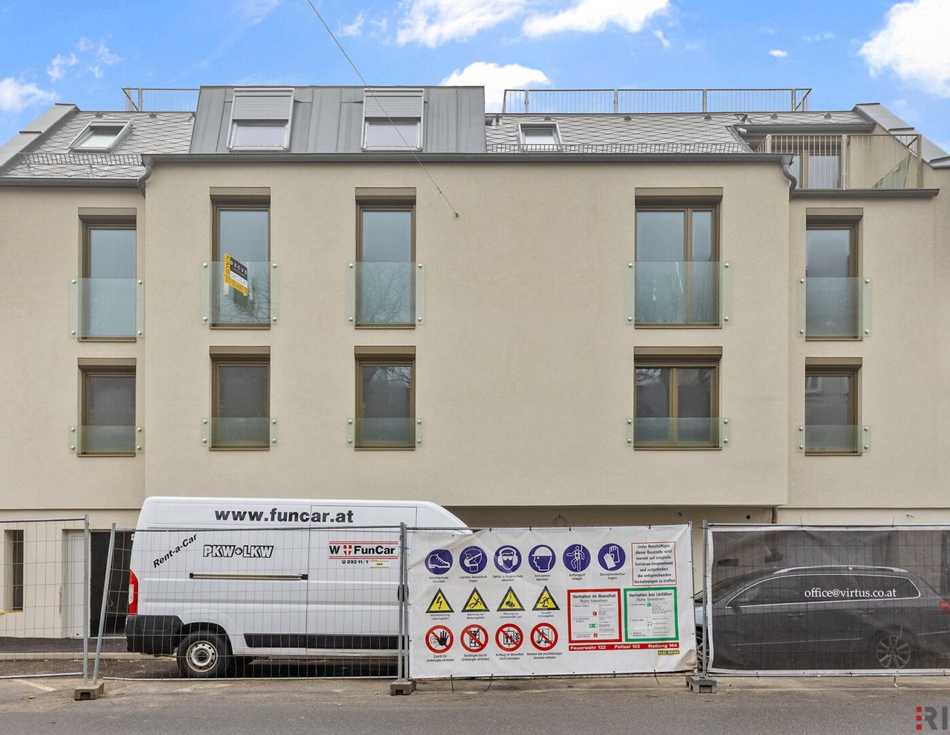 Moderne Dachgeschoss Neubau mit XXL-Dachterrasse in super Lage