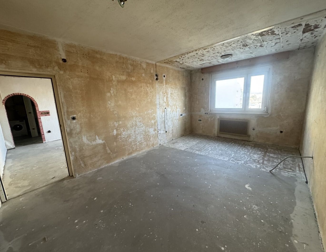 VOLLSANIERUNG! 2-Zimmer-Wohnung - unbefristeter Mietvertrag