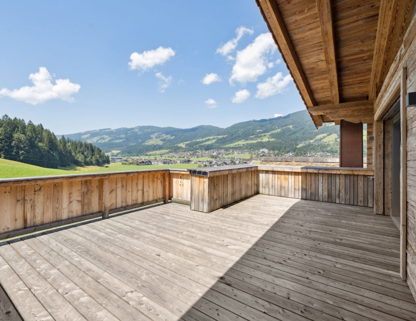 Wie aus dem Bilderbuch! Hochwertige Maisonettewohnung mit privatem Wellnessrefugium