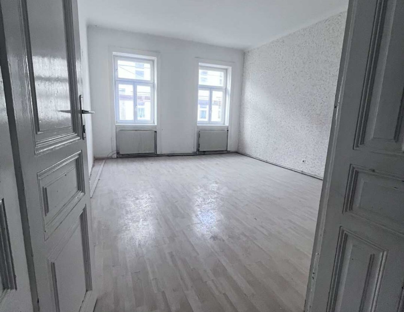 Sonnige 2-Zimmerwohnung in saniertem Altabu - super Innenstadt-Lage!