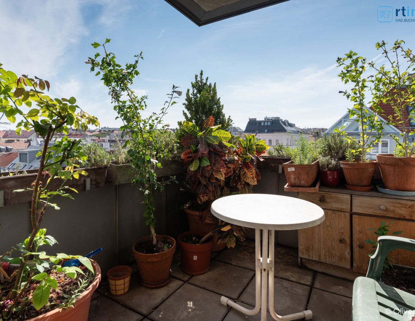 NEUER PREIS: PERFEKTER BLICK ÜBER WIEN - GEMÜTLICHE 6 ZIMMER DACHGESCHOSSWOHNUNG AUF ZWEI EBENEN mit schöner DACHTERRASSE