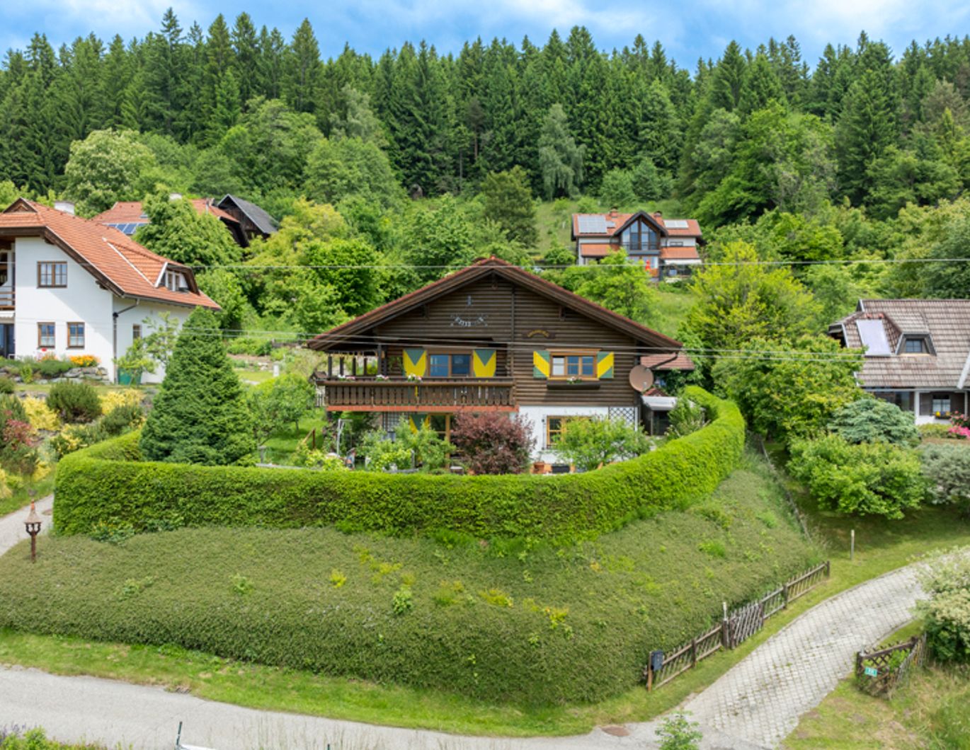 Uriges Wohnhaus in sonniger Aussichtslage - Gepflegter Rückzugsort mit Panoramablick!