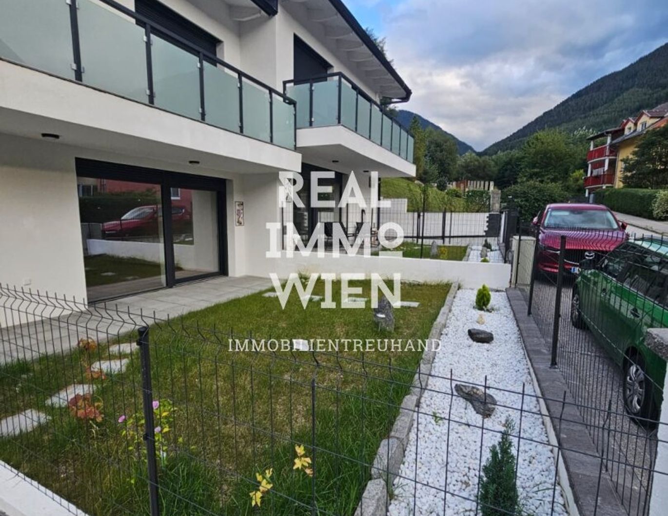 SMARTHAUS/CHALET in Schottwien: Erstbezug mit Garten, drei Terrassen und Blick auf den wunderbaren Hirschenkogel
