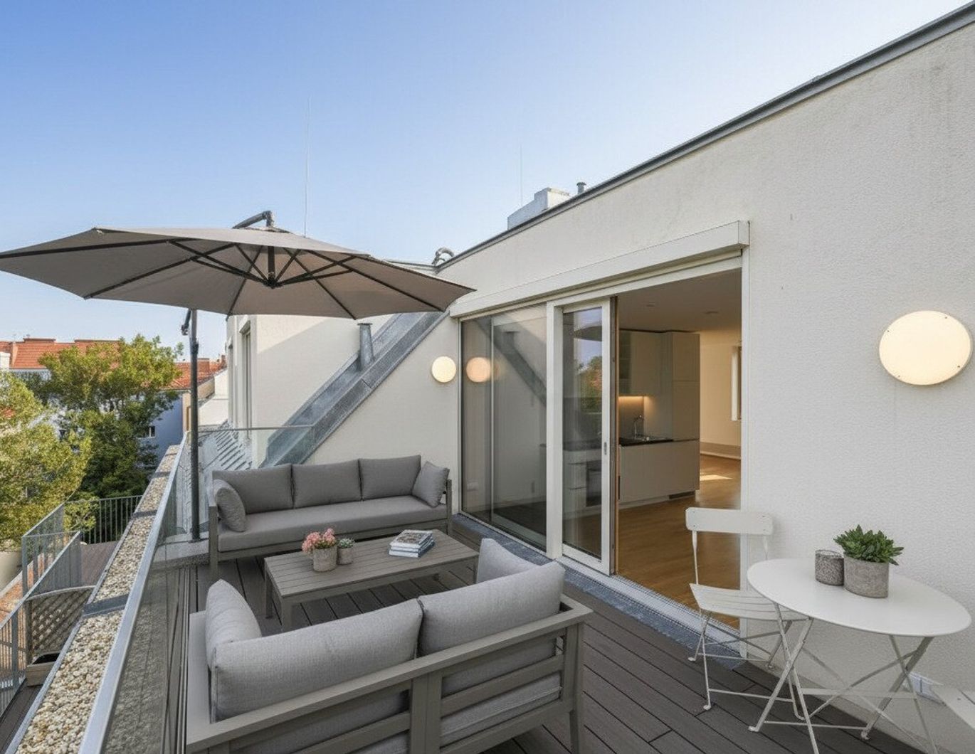 Sandleiten 64 | Klimatisierte 2-Zimmer-Dachgeschosswohnung mit Terrasse in Hofruhelage