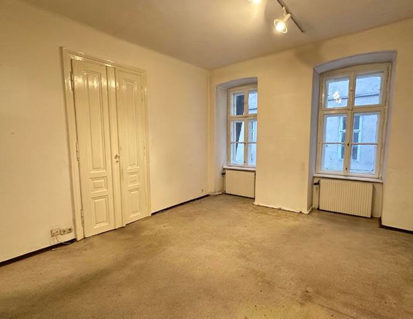 Sanierungsbedürftiger Altbau-Eigentum im 9., Bezirk