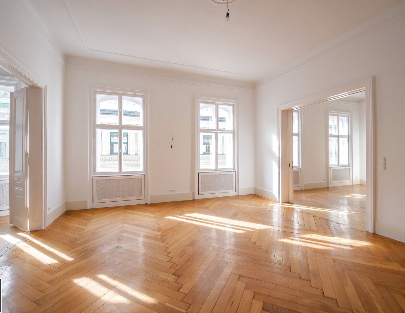 traumhafte 5-Zimmer-Altbauwohnung nahe Albertina