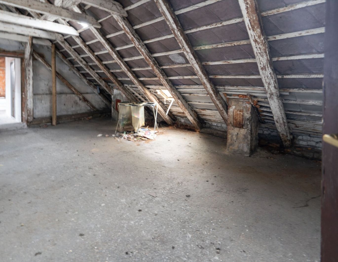 Rohdachboden mit Ausbaupotenzial in Linz-Ebelsberg - Nähe Schloss Ebelsberg