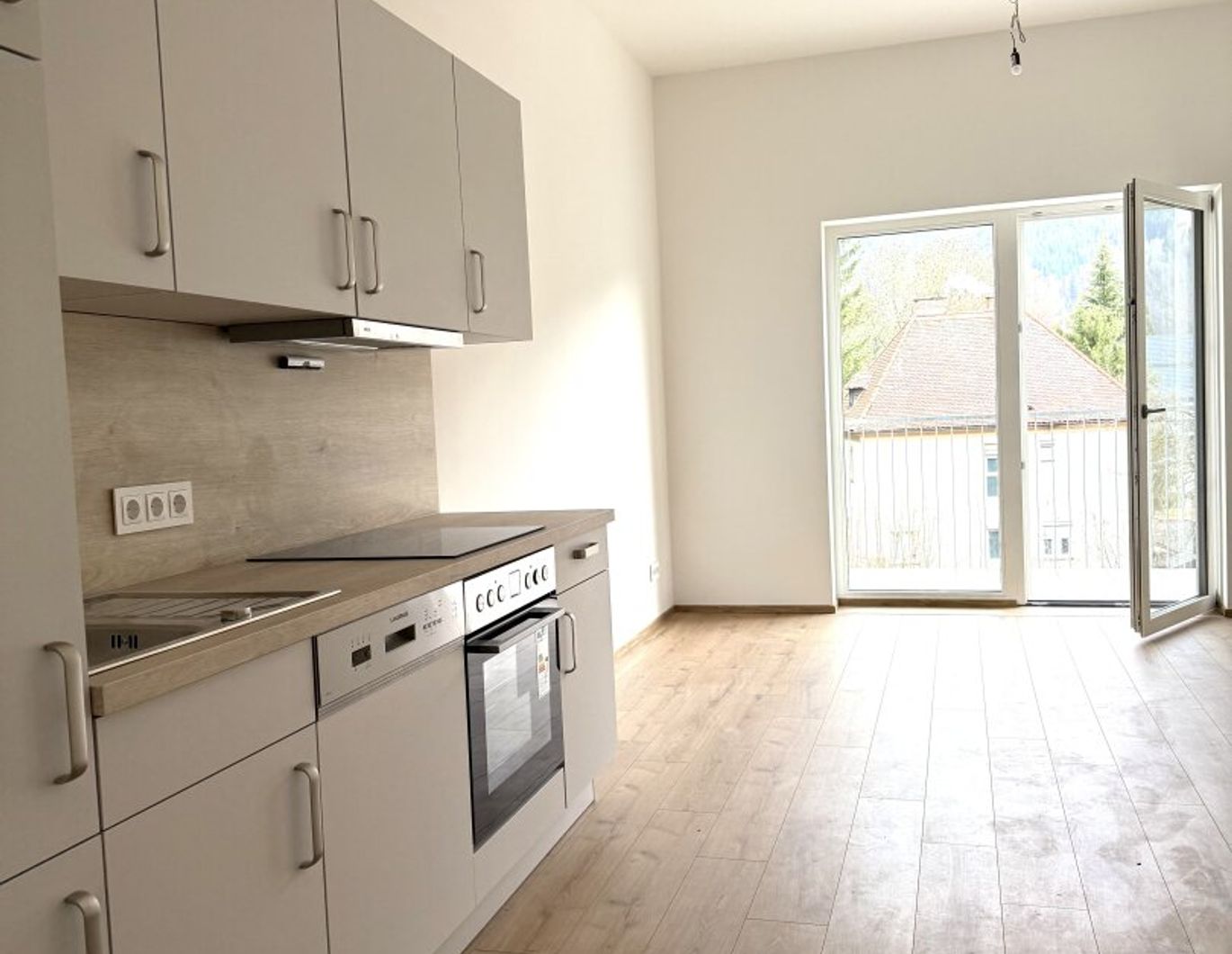 Barrierefrei!!! Erstbezug nach Sanierung! Modernisierte 2-Zimmer-Wohnung in Mürzzuschlag - mit Balkon!