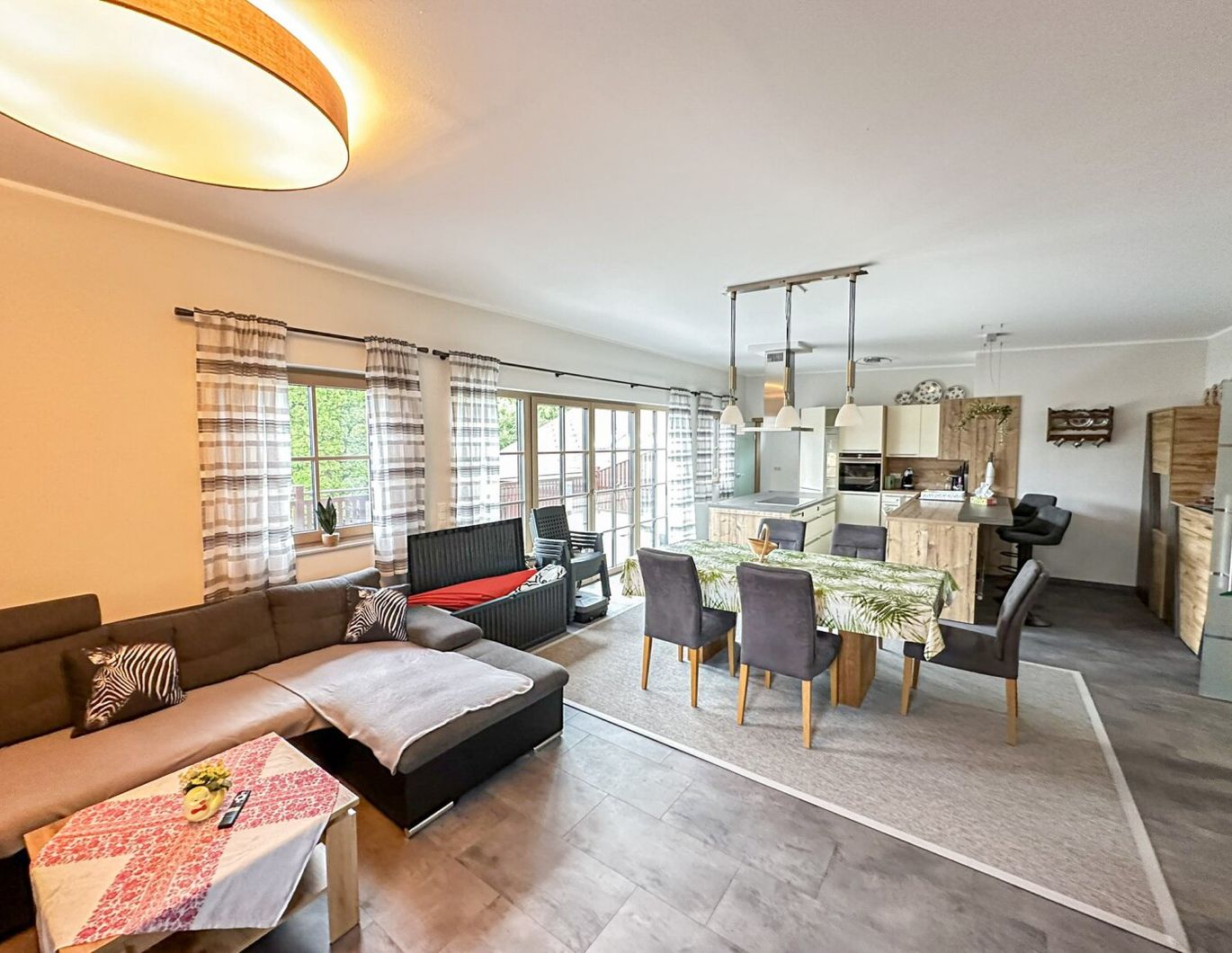 TRAUMHAFT WOHNEN Nähe Gmunden - Ruhelage mit großem Garten & Terrasse