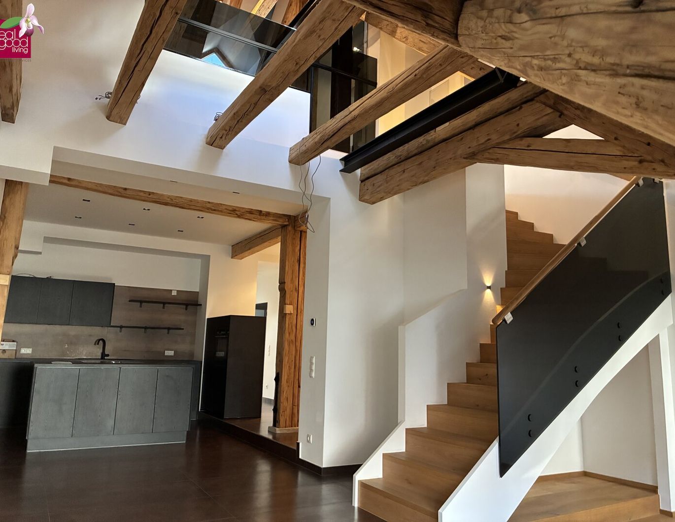 4-Zimmer-Dachgeschoßwohnung mit Galerie & Terrasse in unmittelbarer Nähe zum Karmelitermarkt