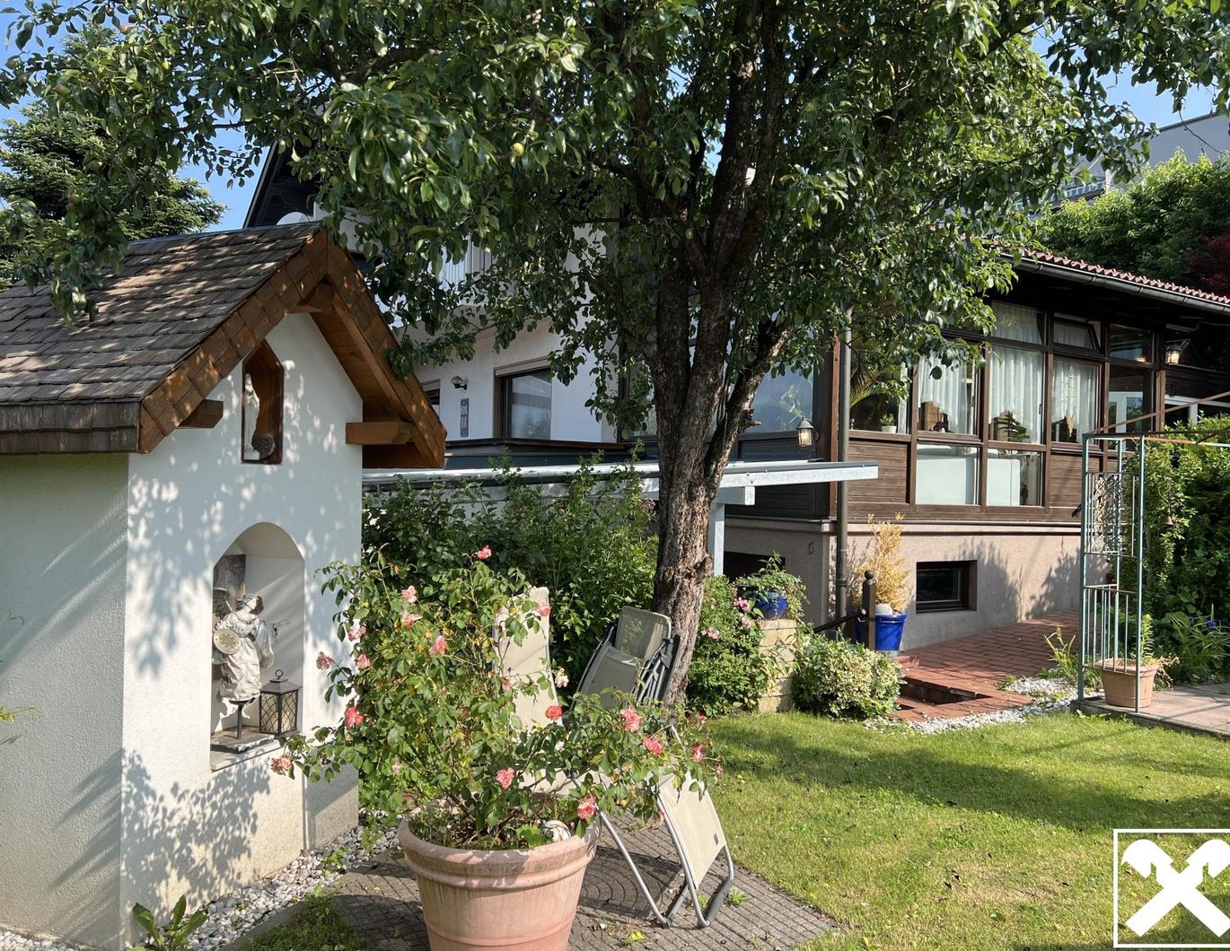 Sonnige Liegenschaft mit 3 Wohneinheiten