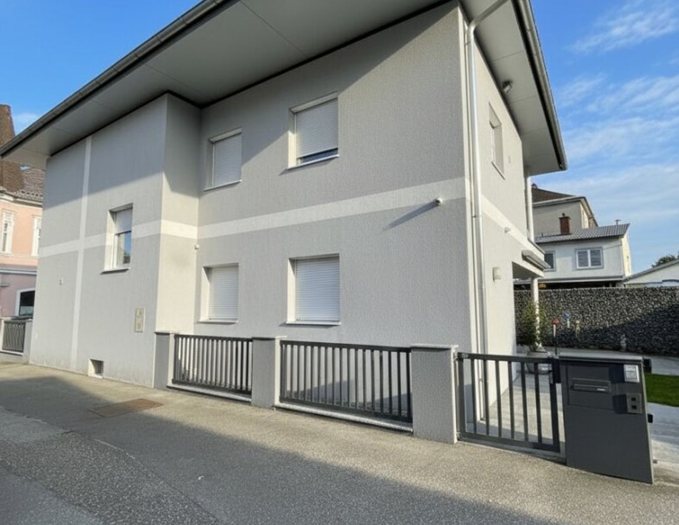 Moderne Stadtvilla in Top-Lage - 160m² Wohnfläche, vollrenoviert, Terrasse, Garage, 2 Stellplätze