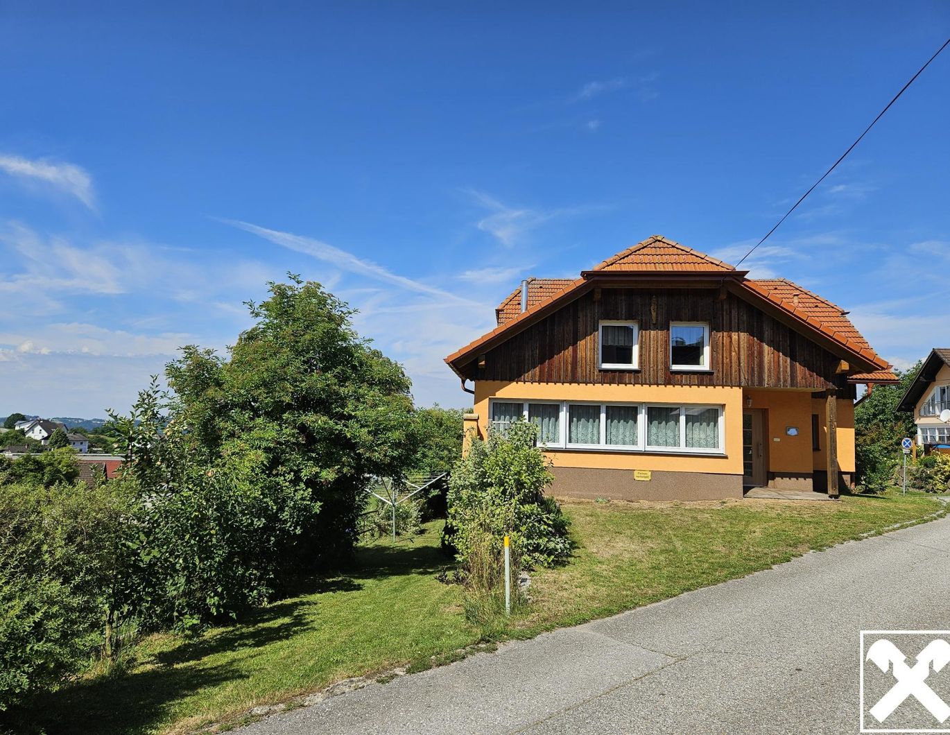 Generalsaniertes Wohnhaus in Zentrumslage