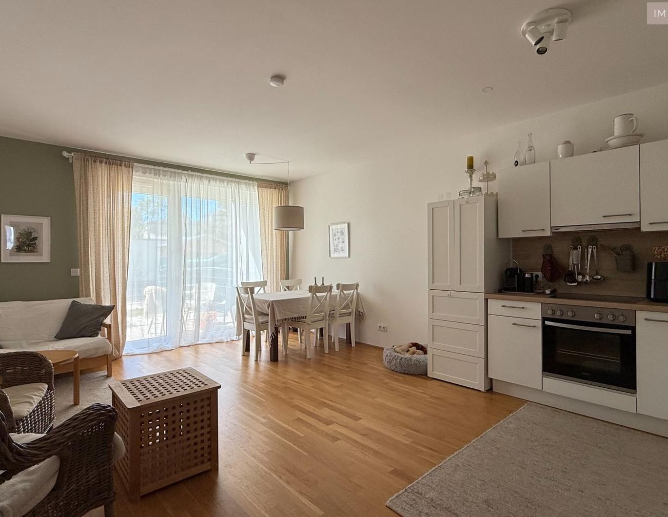Moderne 4-Zimmer-Neubauwohnung mit 245m² EIGENGARTEN nahe Akademiepark