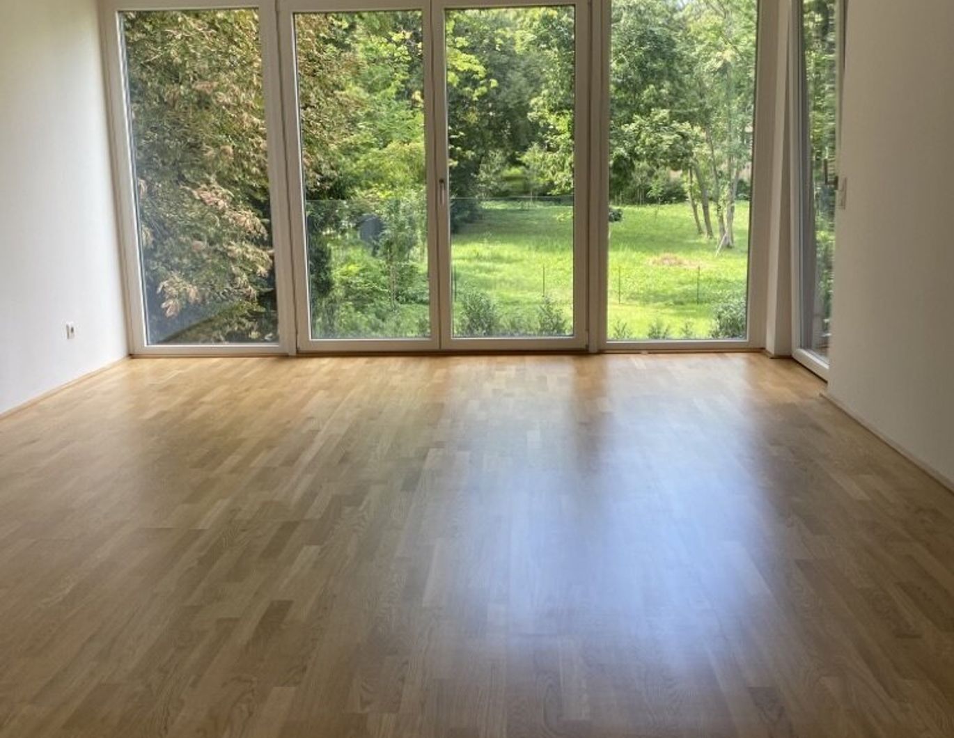 Moderne, gartenseitige Terrassenwohnung Nähe Peter Jordanstraße!