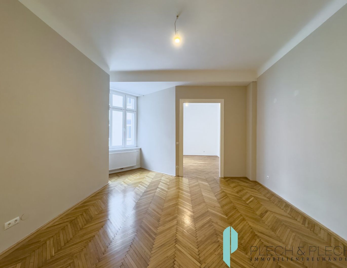 Gepflegt + Unbefristet / 3,5 Zimmerwohnung nahe U2 - 2. Liftstock!