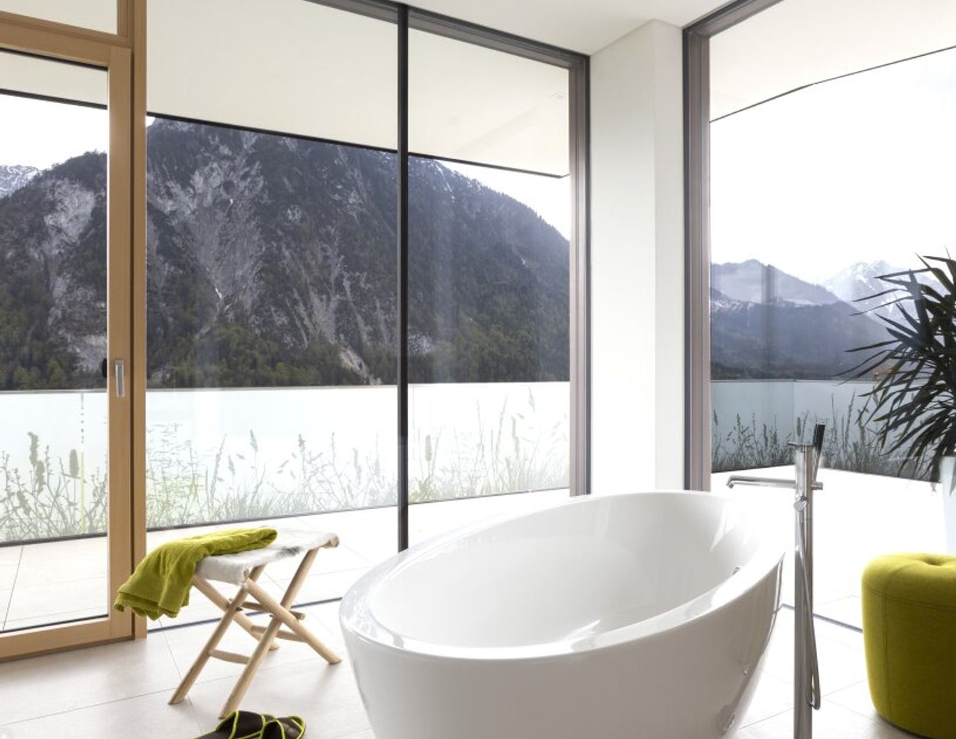 Exclusive Villa mit Penthouse und Seeblick am Achensee