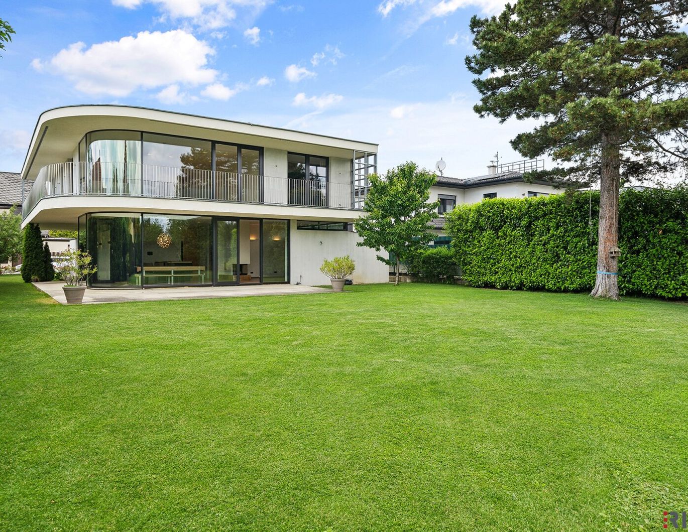 Moderne Architektenvilla mit smartem Raumkonzept in Leopoldsdorf bei Wien