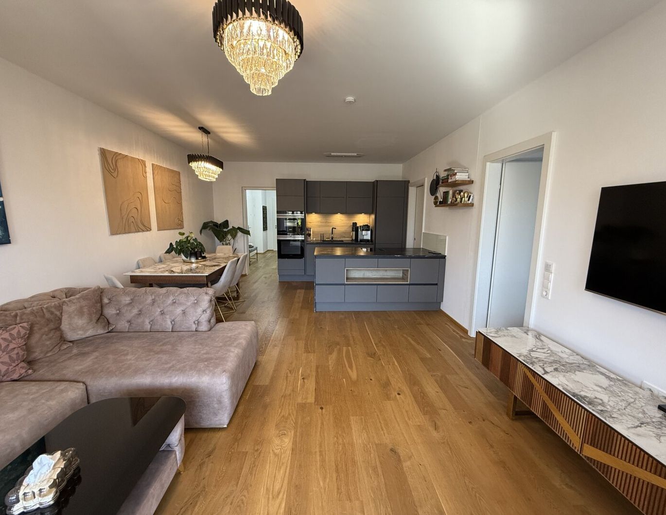 SONNENGARTEN LIMBERG: STILVOLLE 4-ZIMMER-WOHNUNG IM 1.OG