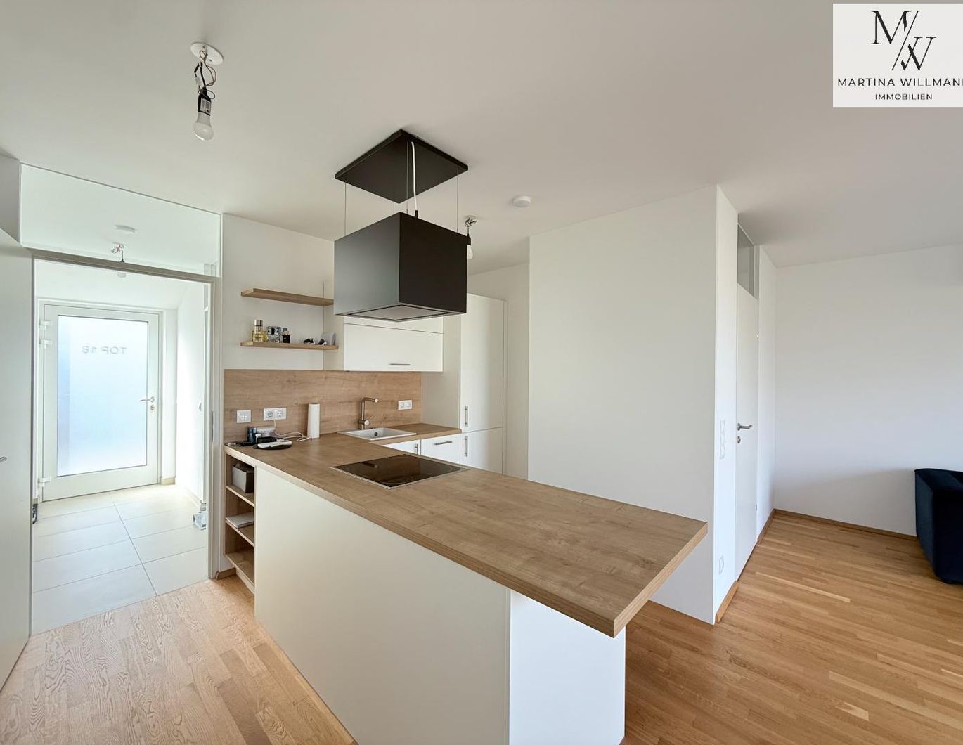 Luxriöse 2- Zimmer Wohnung, Top Lage, große Dachterrasse