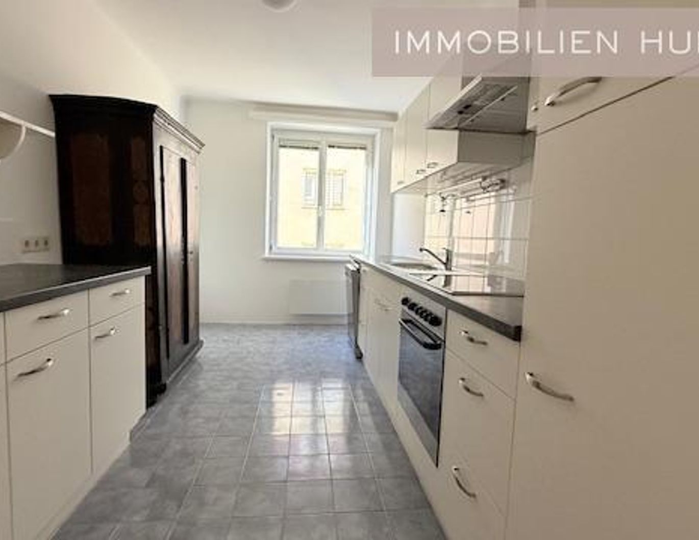 Top Lage an Grenze zum 1. Bezirk. 2 -Zimmer Neubauwohnung mit Stellplatz im Innenhof!