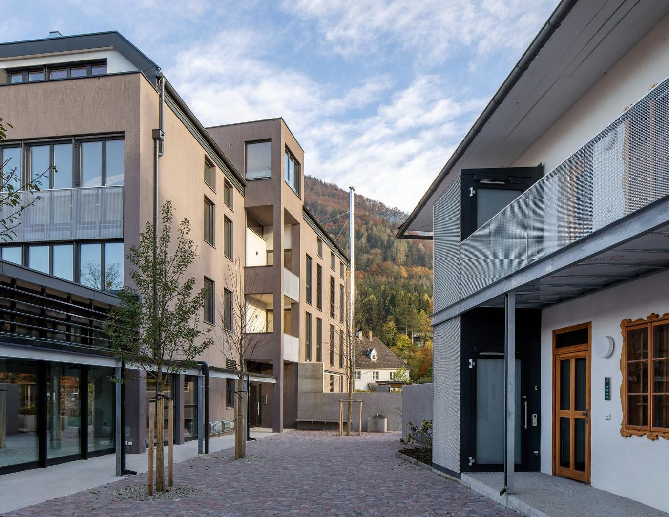 TOLLES AMBIENTE - LIFT - 3 kleine Wohneinheiten entstehen gerade !