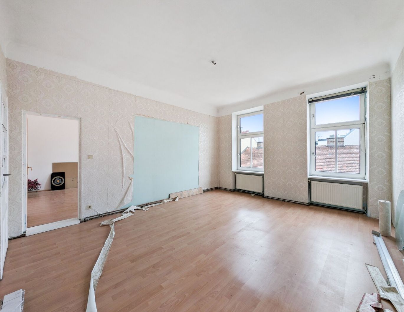 ++Q18++ sanierungsbedürftige 2,5-Zimmer Altbauwohnung, viel Potenzial
