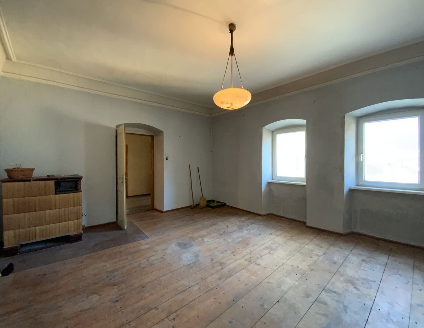 Schwaz Altstadt - gesamtes Stockwerk mit ca 160 m² Wohnfläche und ca. 500m² Gartenanteil - sofort verfügbar