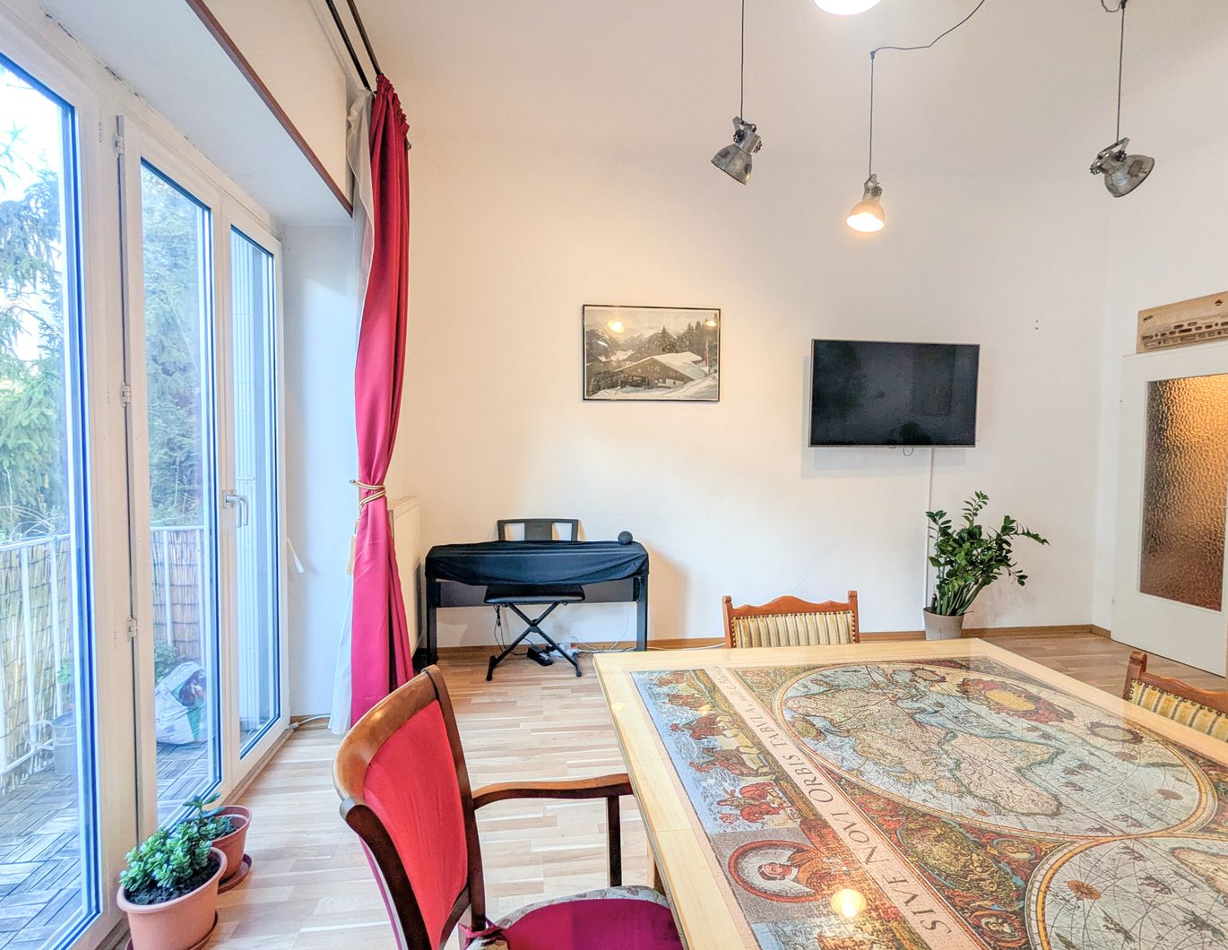 Vorgarten: Gemütliche Balkonwohnung + Idealer Grundriss + Sonniges Wohnzimmer + Teilbar auf 2-3 Zi.