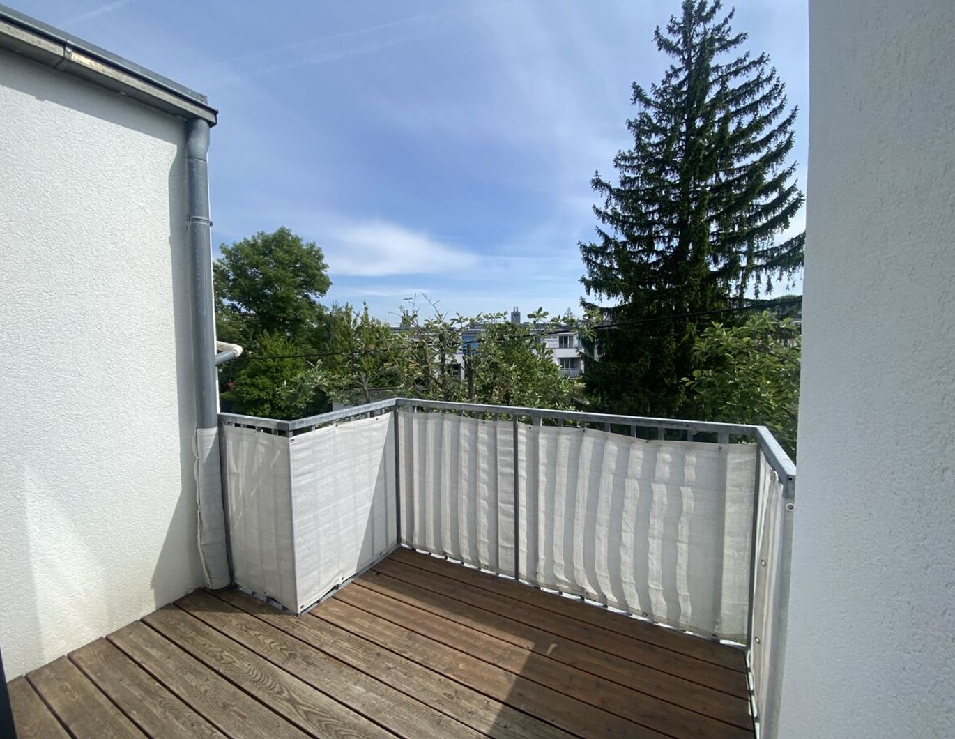 WOHNTRAUM mit Balkon in Hietzing ! Tiefgaragenplatz !