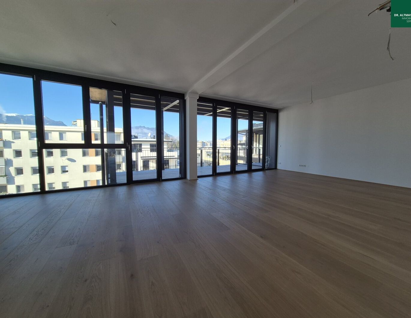 Traumhaftes Penthouse in Villach: Erstbezug mit 3 Zimmern, 2 Bäder und Panorama-Terrasse !