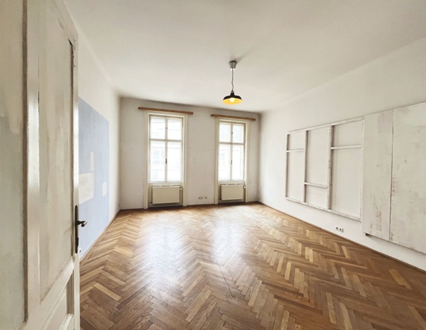 Bandgasse / Sanierungsbedürftiges Altbau(roh)juwel