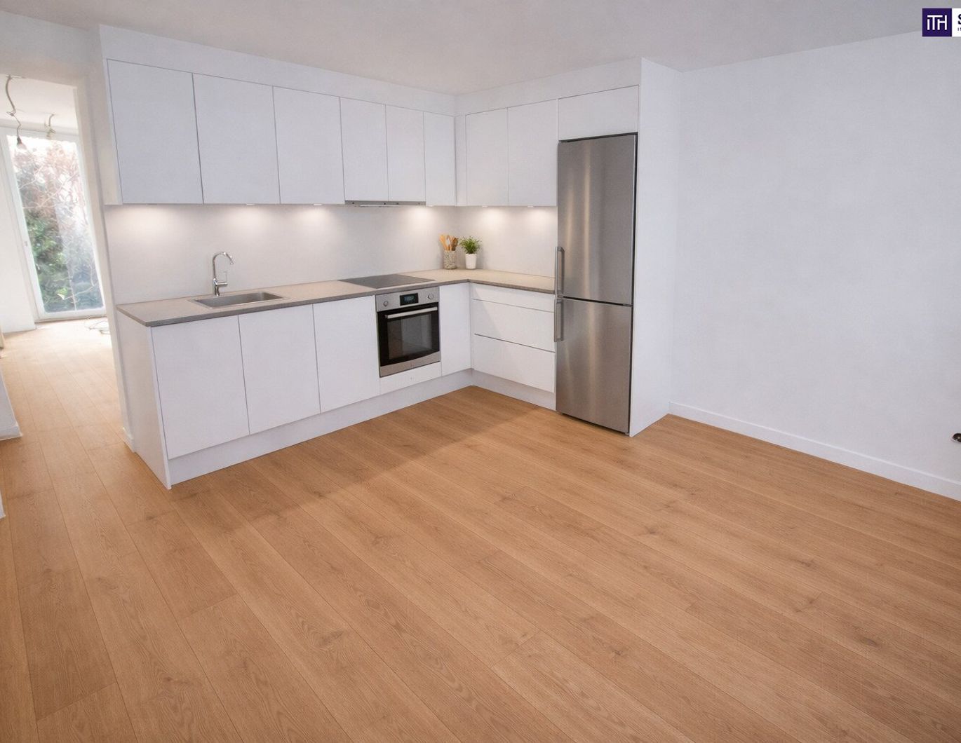 Altbau-Charme trifft nachhaltigen Wohnkomfort: 3-Zimmer-Wohnung mit hochwertiger Ausstattung, Innenhofbalkon & Luftwärmepumpe- in einem generalsanierten Altbauhaus