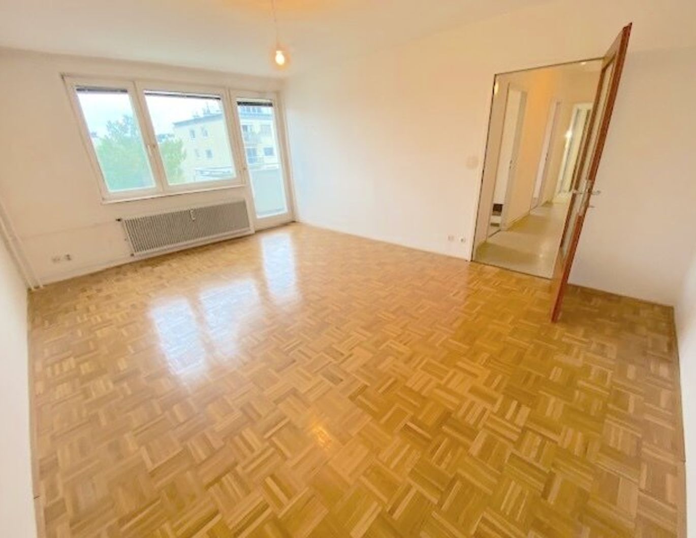 PROVISIONSFREI VOM EIGENTÜMER! UNSANIERTE 3-ZIMMER WOHNUNG MIT BALKON NÄHE VOLKSOPER!