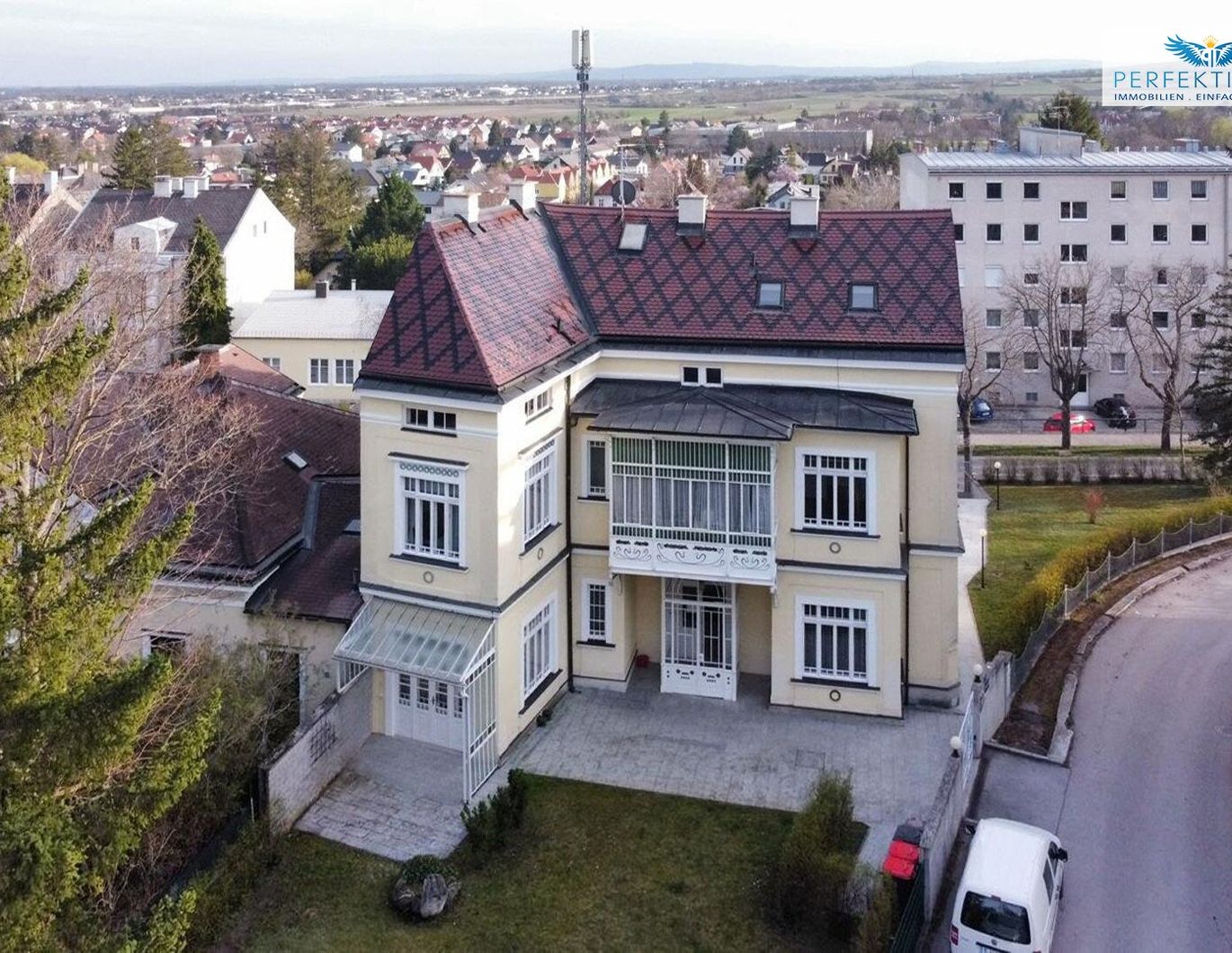 Repräsentative Jahrhundertwende-Villa in Bad Vöslau - Wohnen/Büro