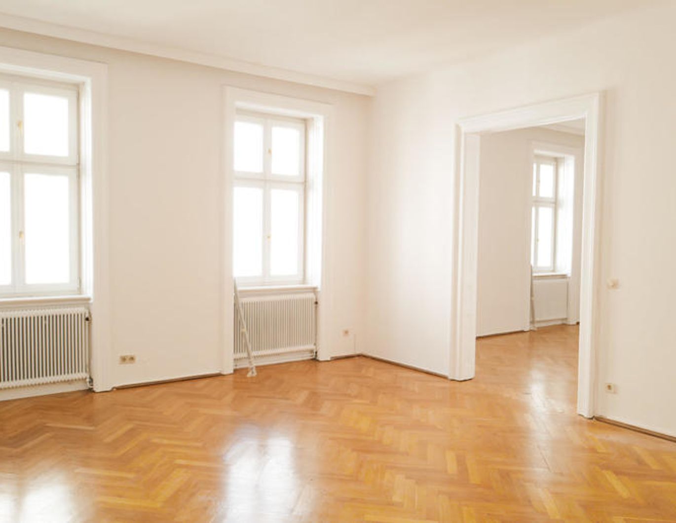 Altbauwohnung mit Innenhof-Balkon - U3 Nähe