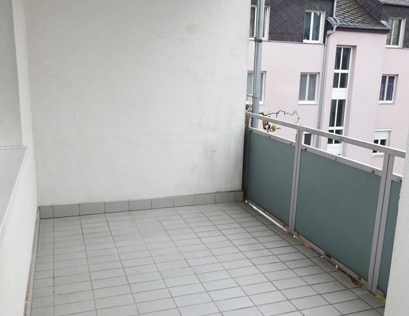 Schöne 4-Zimmer Wohnung mit Tiefgarage