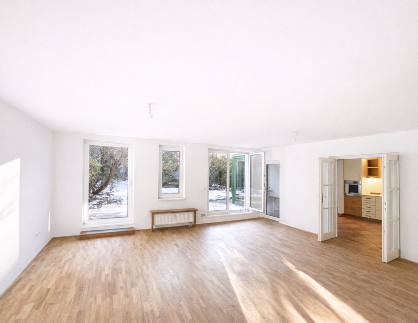 Gartenmaisonette mit Eigengarten und 3 Schlafzimmern, Terrasse sowie Garagenplatz