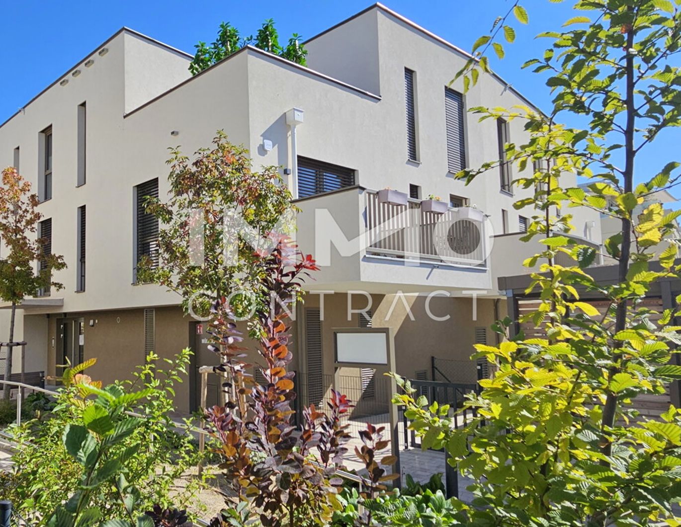 Lichtdurchflutete 2-Zimmer-Balkon-Wohnung im Erstbezug in traumhafter Anlage - provisionsfrei!