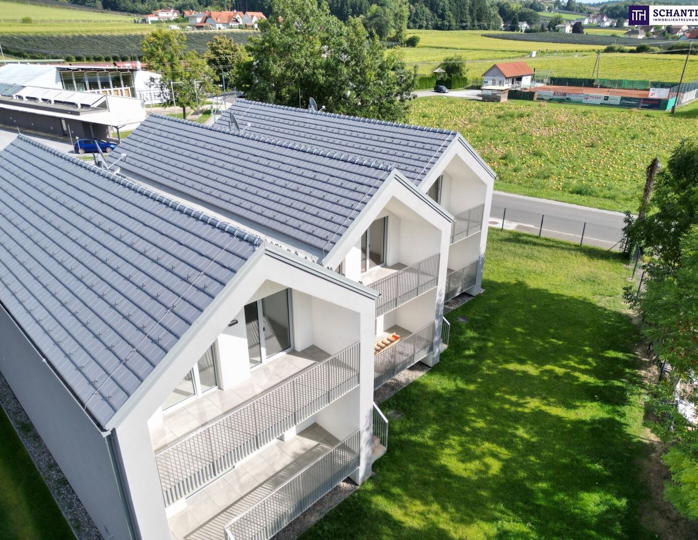 Ankommen. Aufatmen. Im Grünen Zuhause sein. Ein modernes Reihenhaus mit sonnigem Garten & Raum zum Leben.