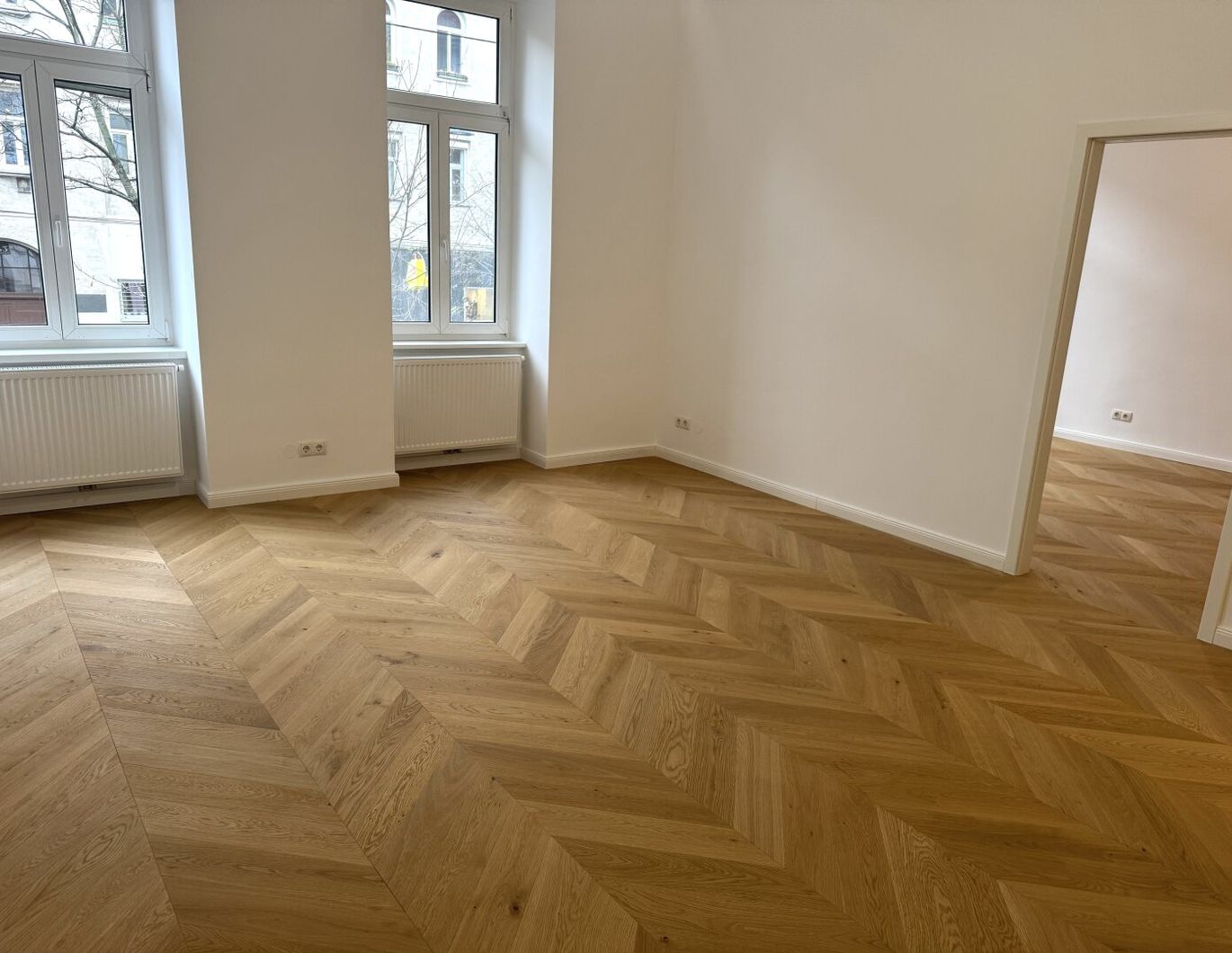 Wunderschön sanierte, moderne Altbauwohnung mit charmantem Altbau-Touch - NÄHE AUGARTEN
